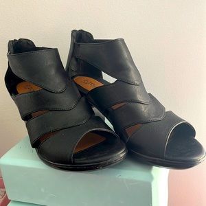 Black healed sandal Eurosoft by Sofft 8